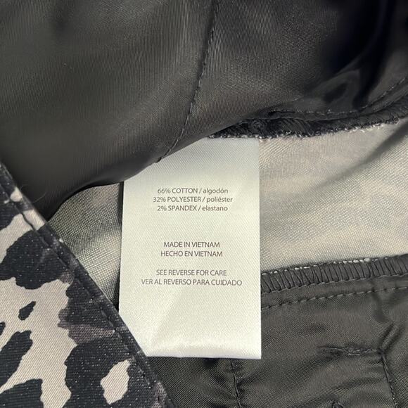 Isaac Mizrahi Leopard Print Tailored Shorts Size 6 Casual Animal Print - Picture 6 of 11